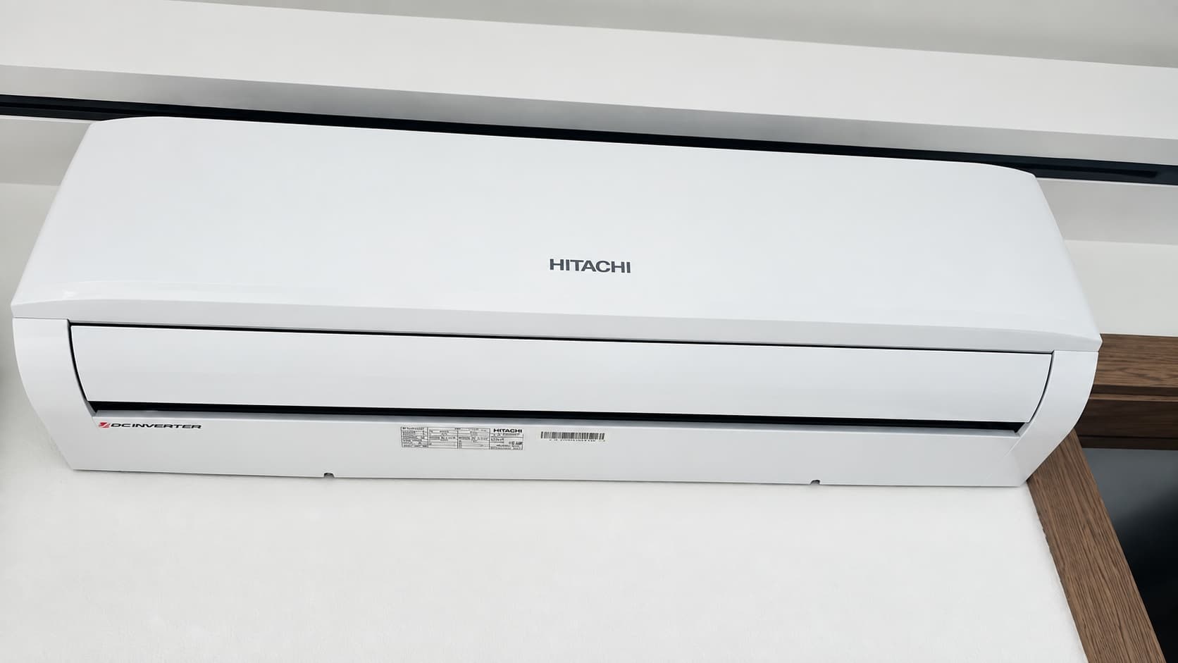 Hitachi wall-mounted indoor unit at 29 Varient, Lahore